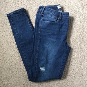 Low-rise skinniest jeans